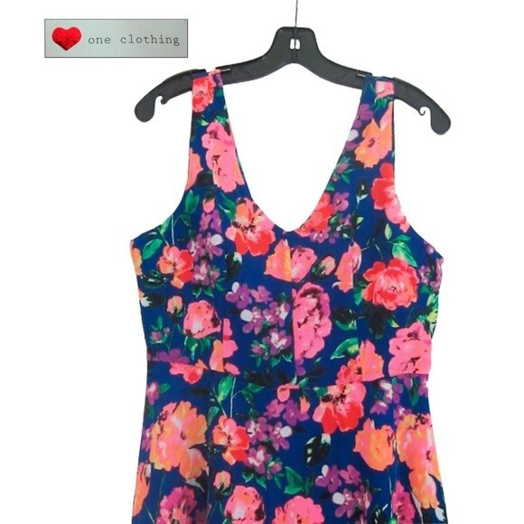 ONE CLOTHING NEW Rose Floral V-Neck Fit&Flare Sundress S - Picture 2 of 12